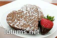 Ricette di San Valentino e Ricette per dolci - Oreo Cheesecake Balls e fragole ricoperte di cioccolato